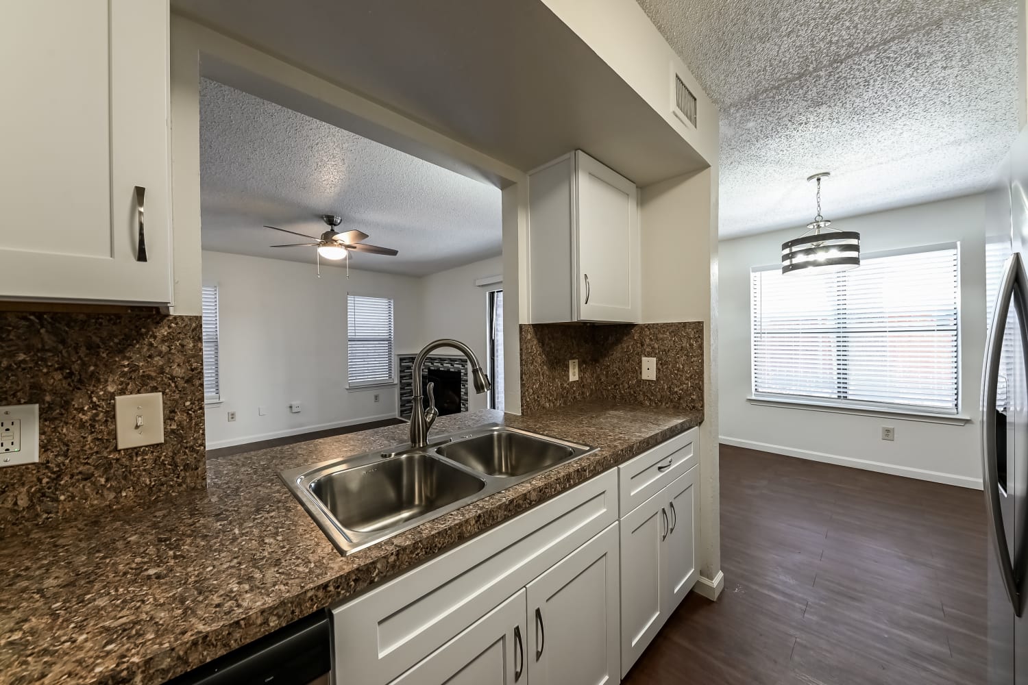 1615 Horizon St photo 4