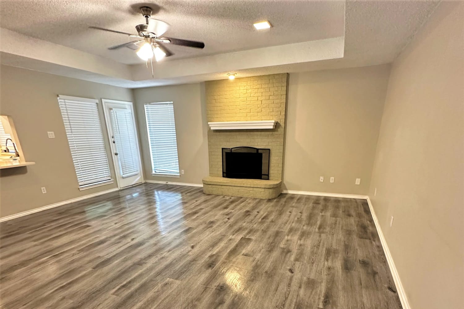 4510 Lone Oak photo 3
