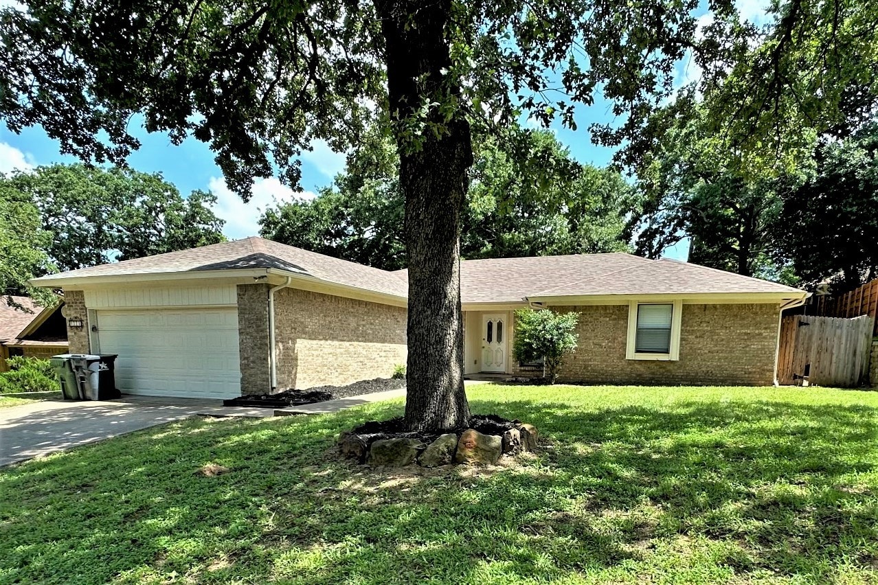 4510 Lone Oak photo 2