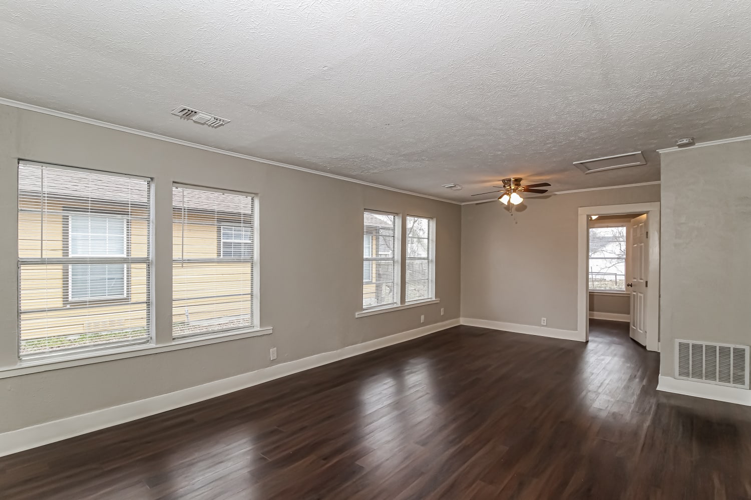 401 Marshall photo 2