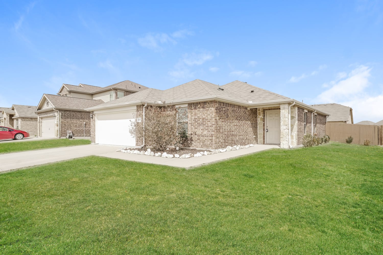 304 Hawthorn photo 2