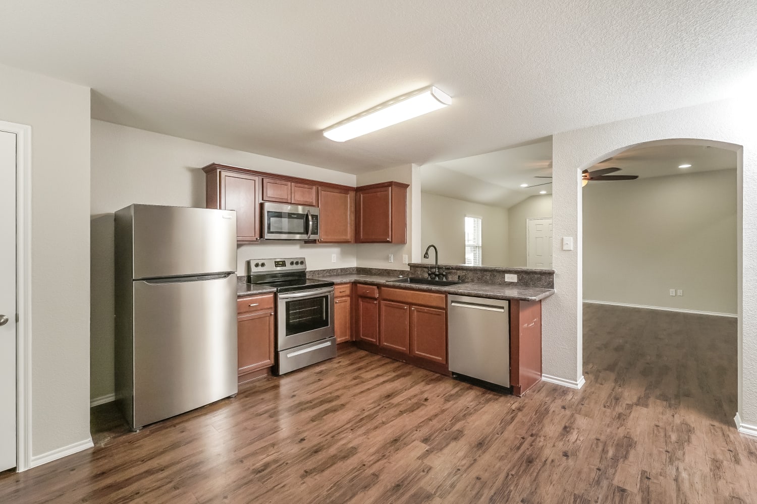 304 Hawthorn photo 4