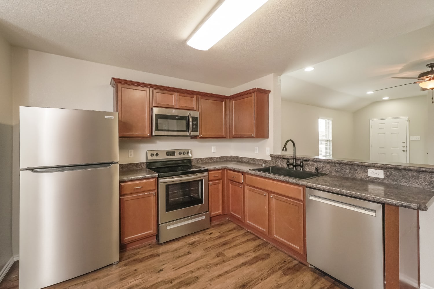 304 Hawthorn photo 5