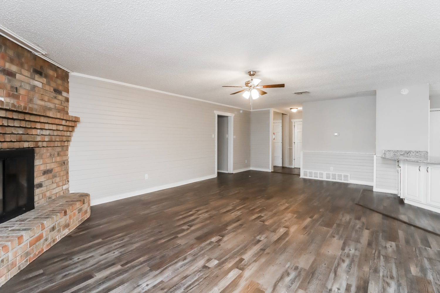 3212 Glenmont photo 2