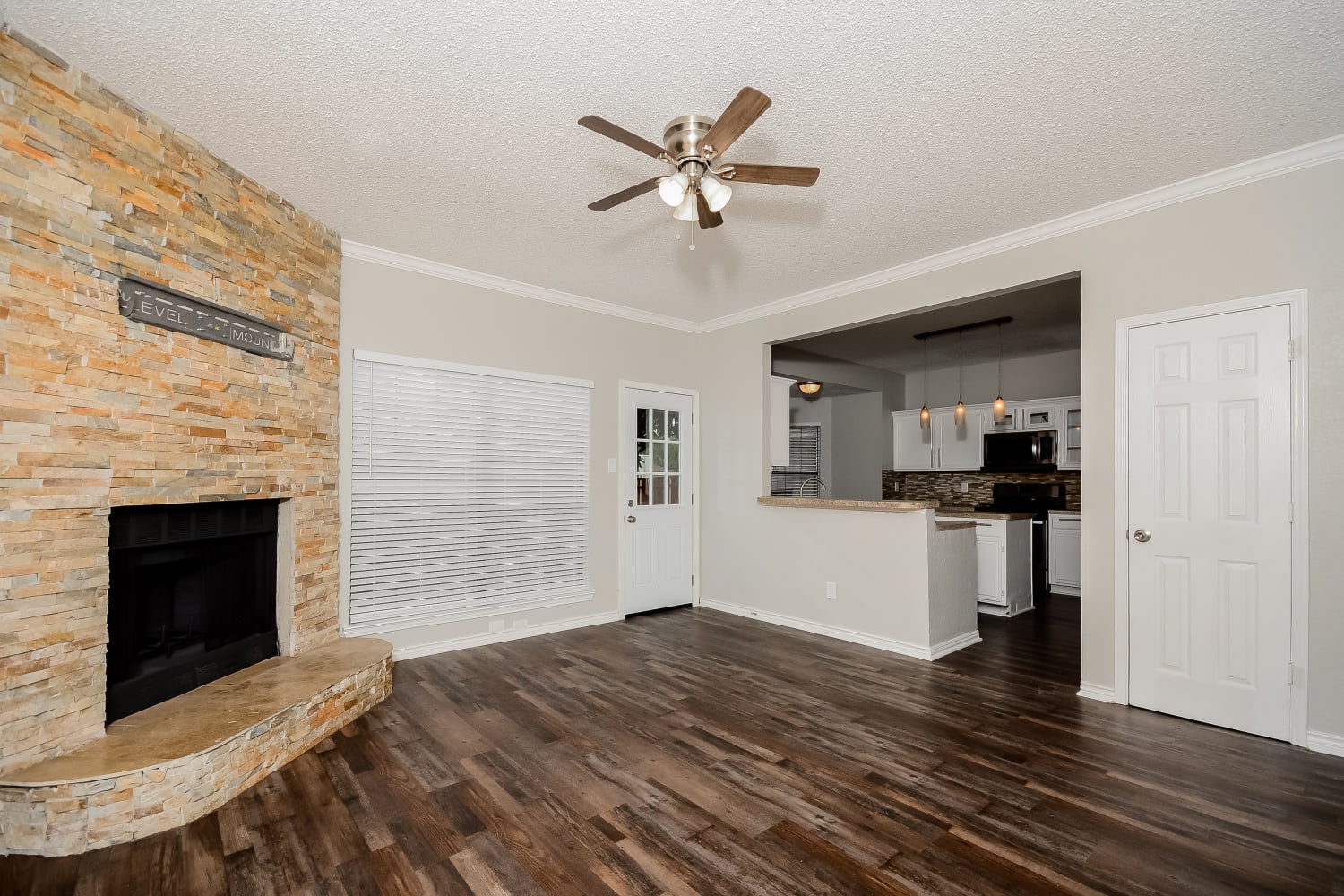 2522 High Pointe Blvd photo 3