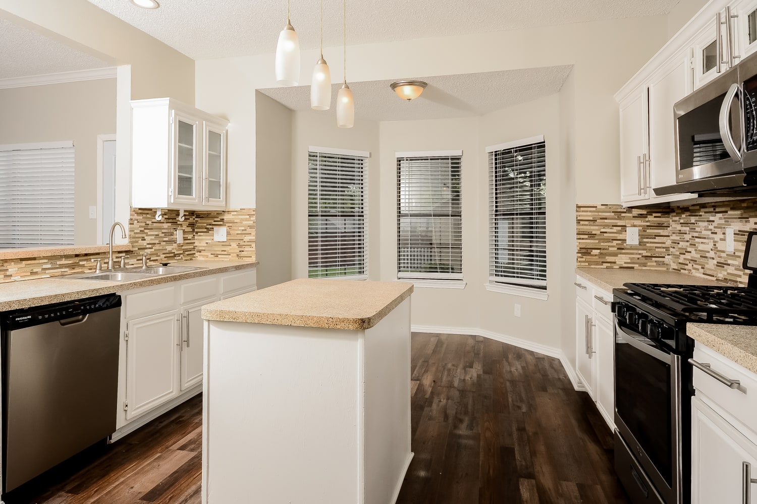 2522 High Pointe Blvd photo 4