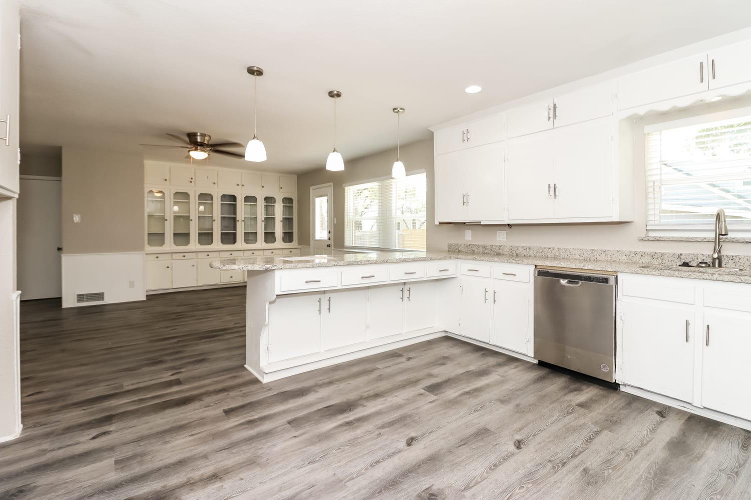 310 E Huitt Ln photo 5