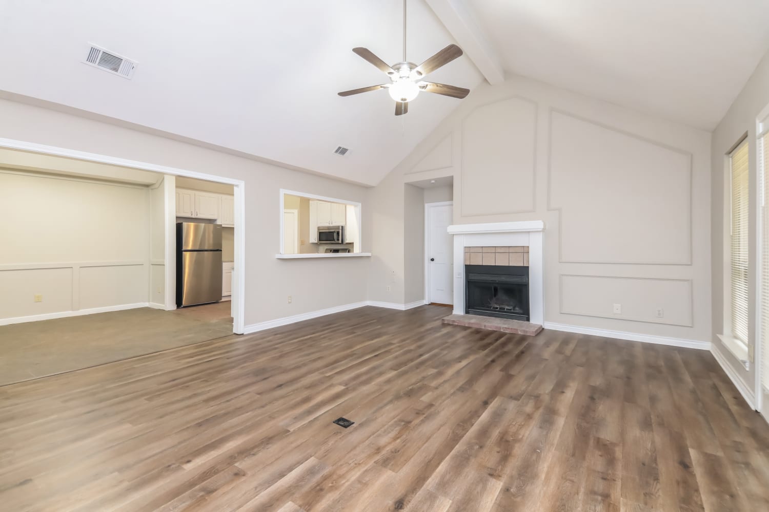 506 Bryan photo 3