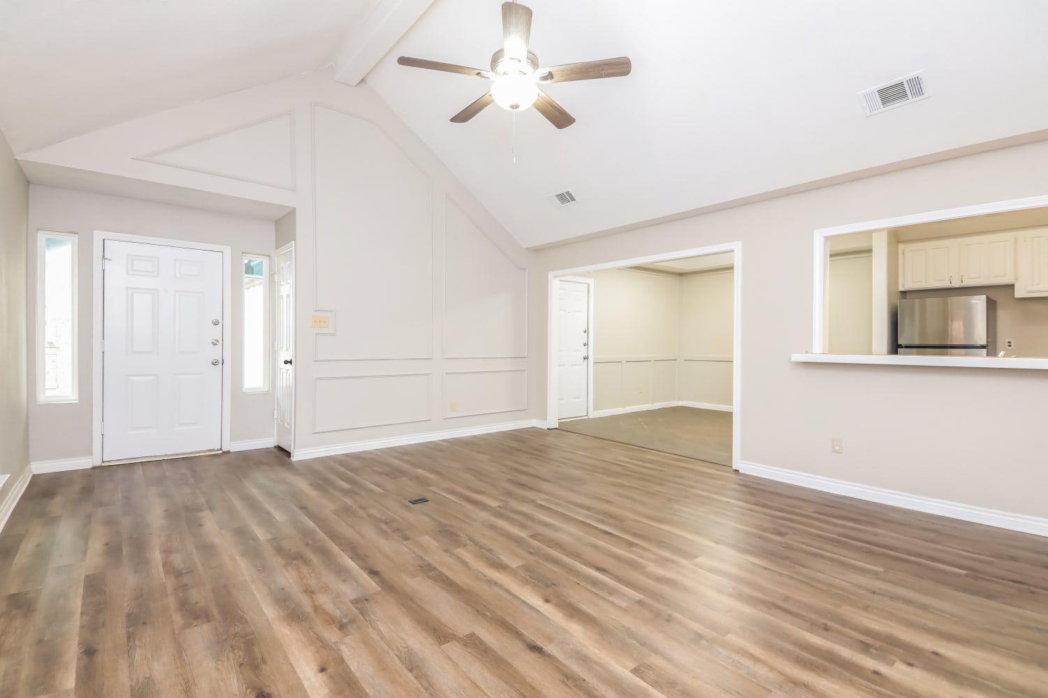 506 Bryan photo 4
