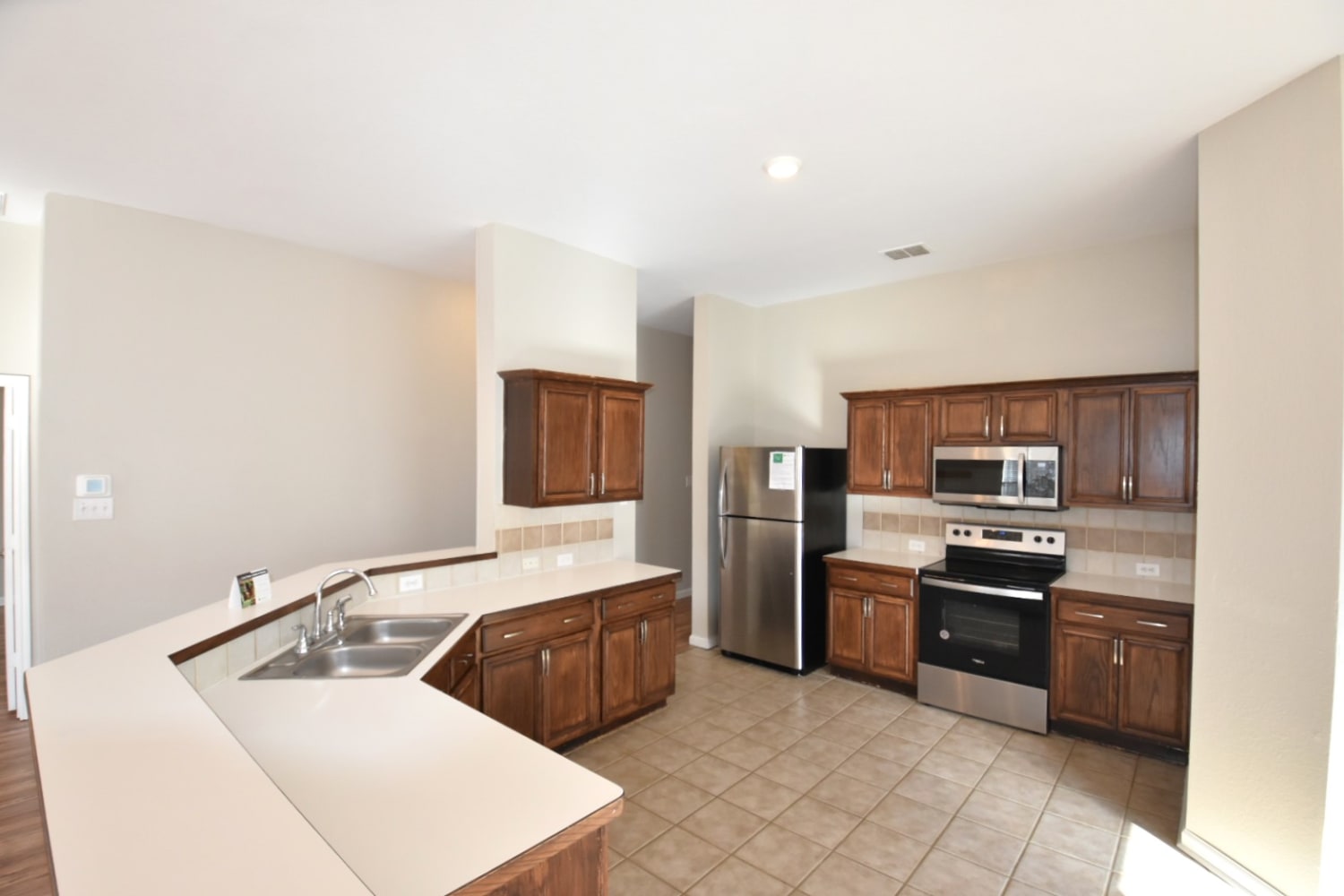 8117 Hennessey photo 5