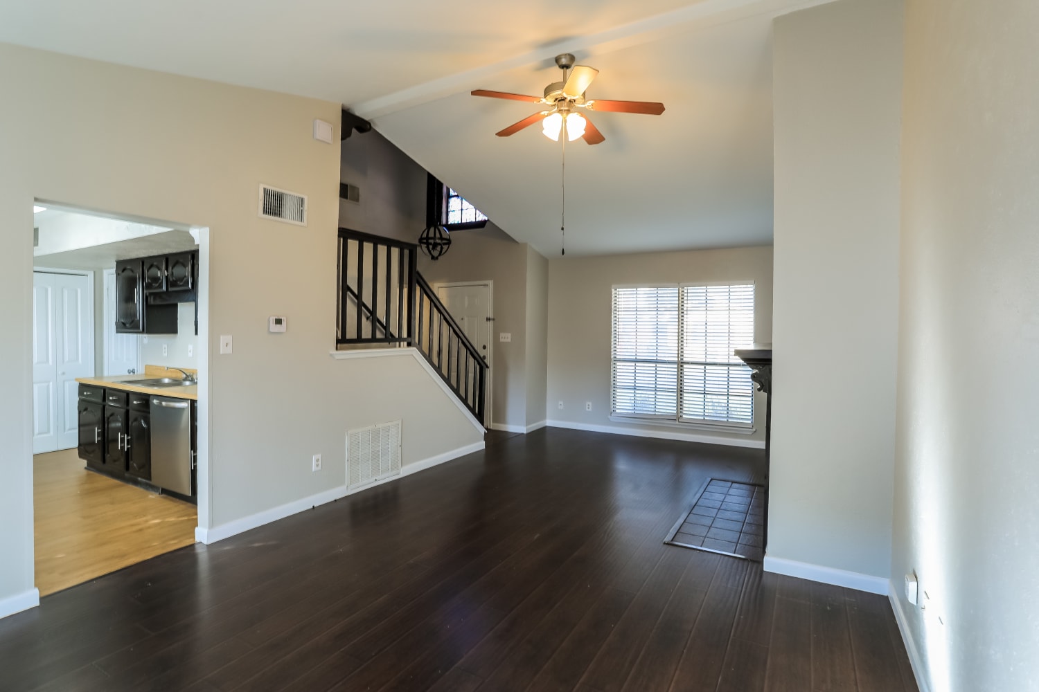 4606 Larner photo 4