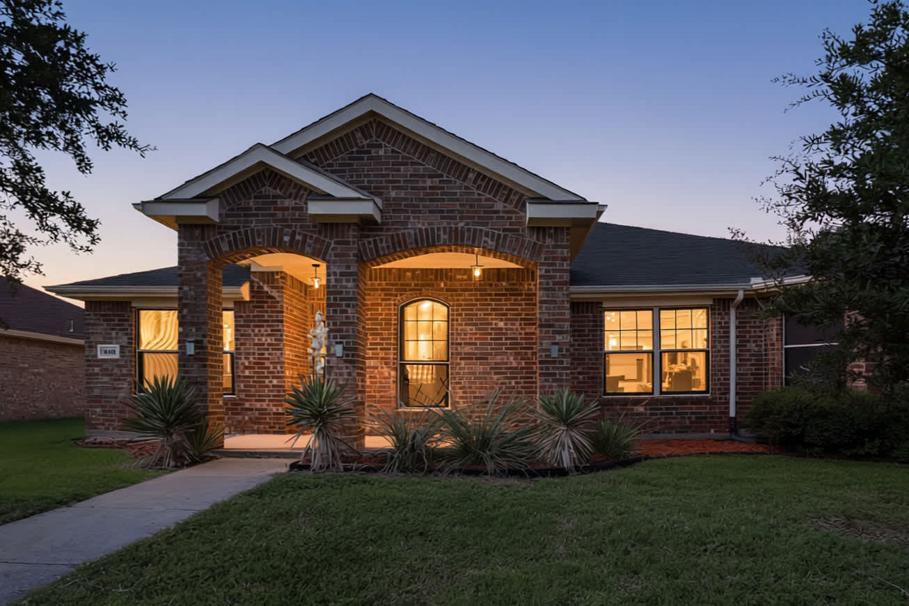 313 Eastland photo 3