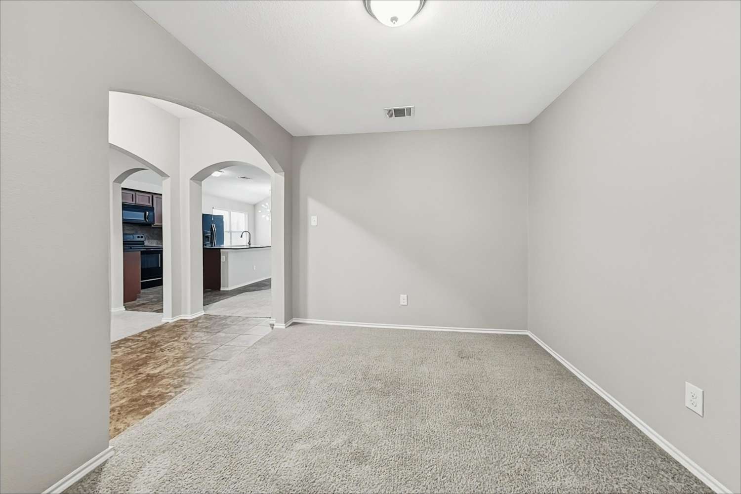 313 Eastland photo 5