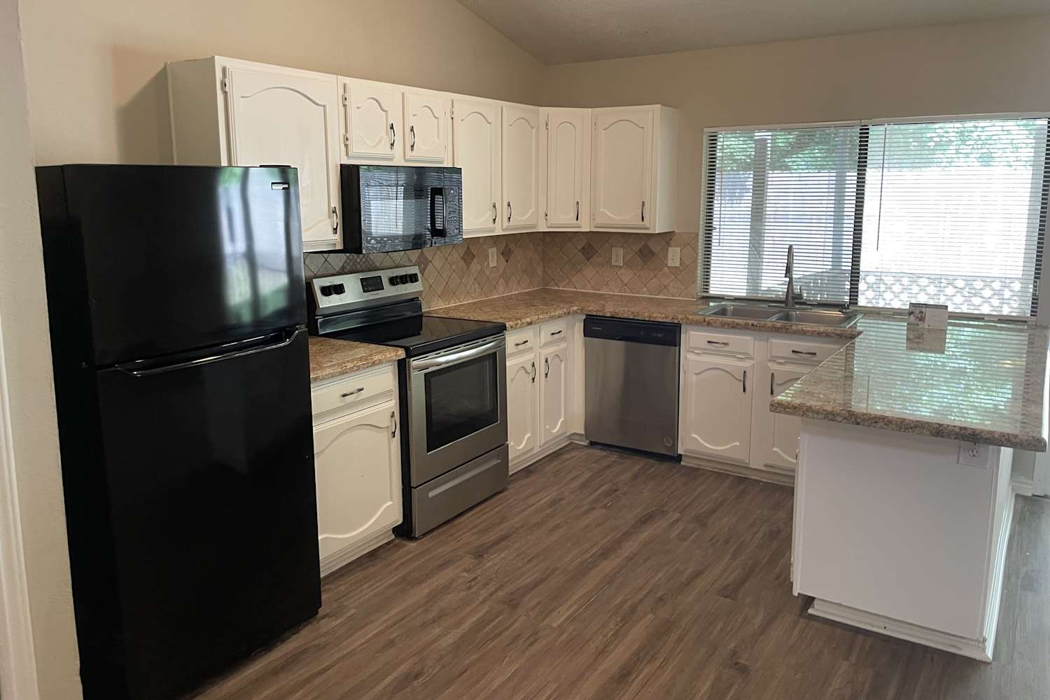 22710 Melham Lane photo 5