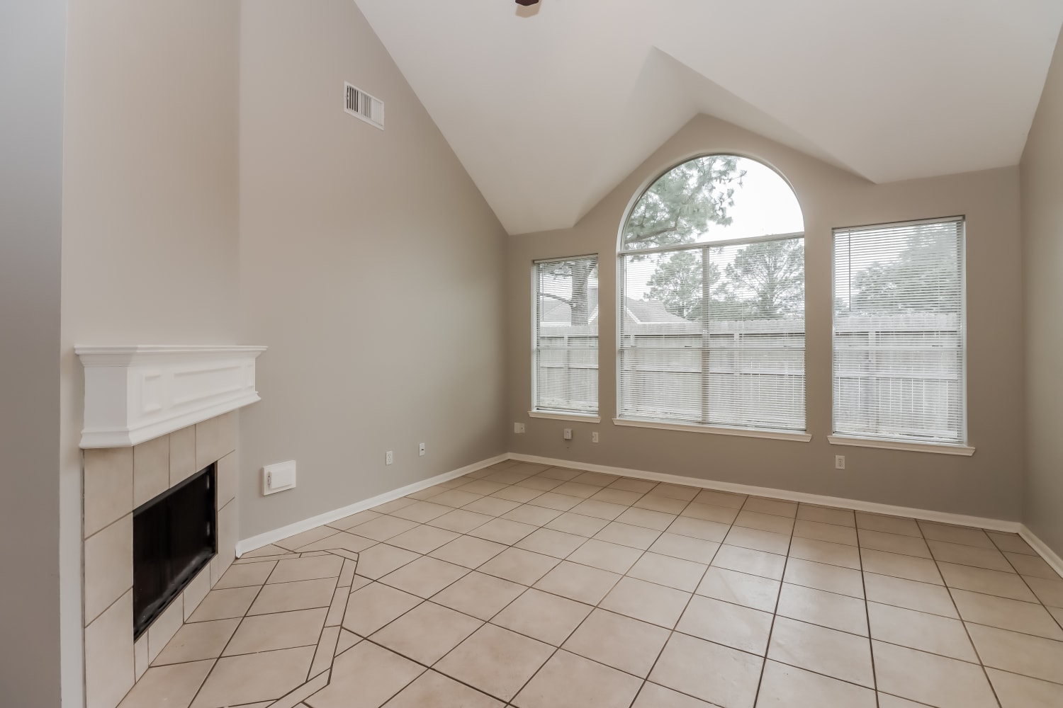 16811 Valley Palms Drive photo 4