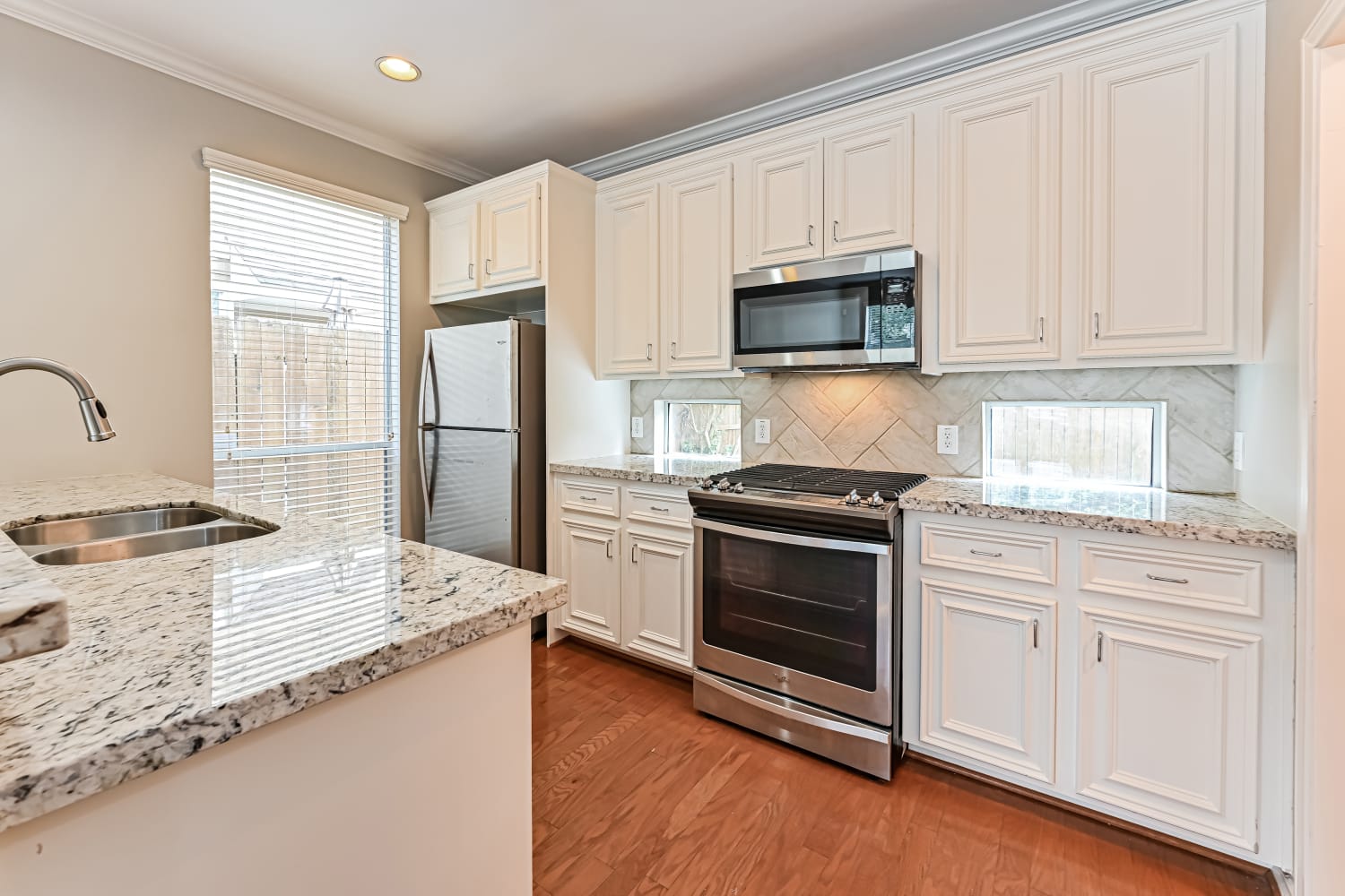 1403 W 26Th Street photo 4