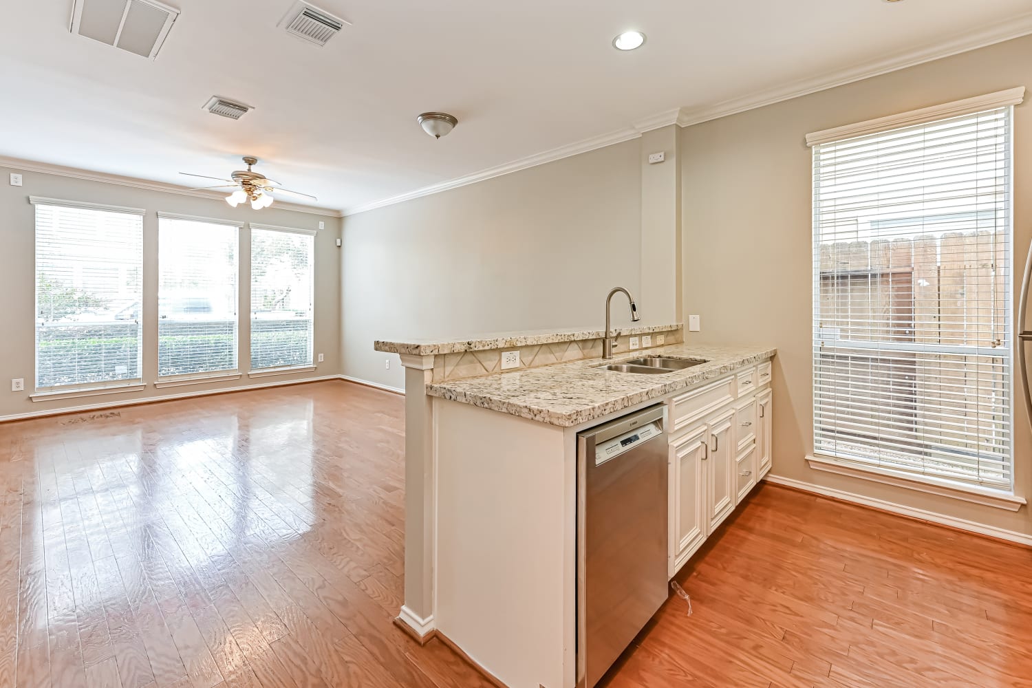 1403 W 26Th Street photo 5