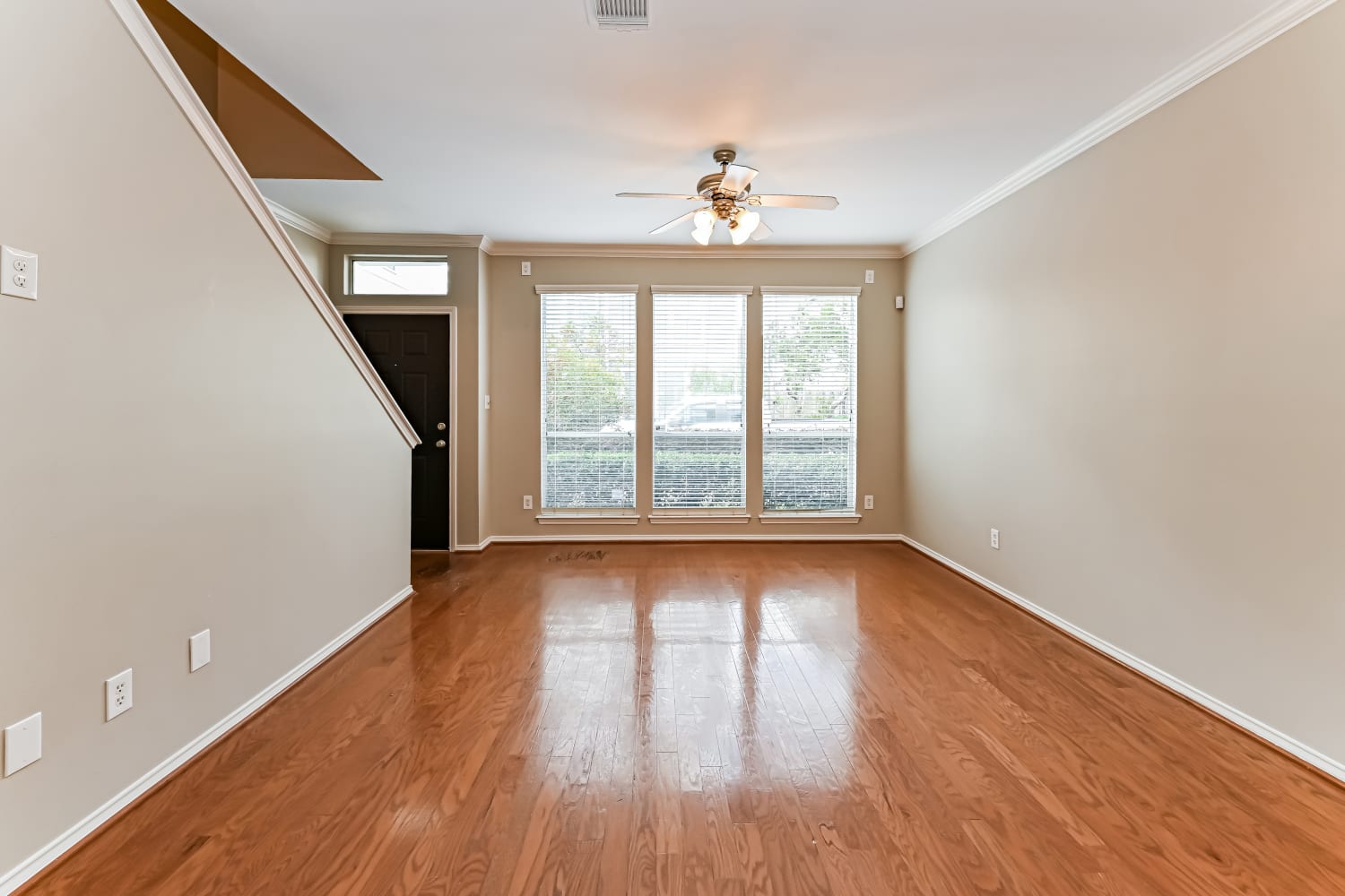 1403 W 26Th Street photo 2