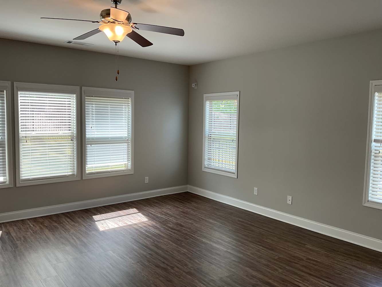 225 Sage Dr photo 4