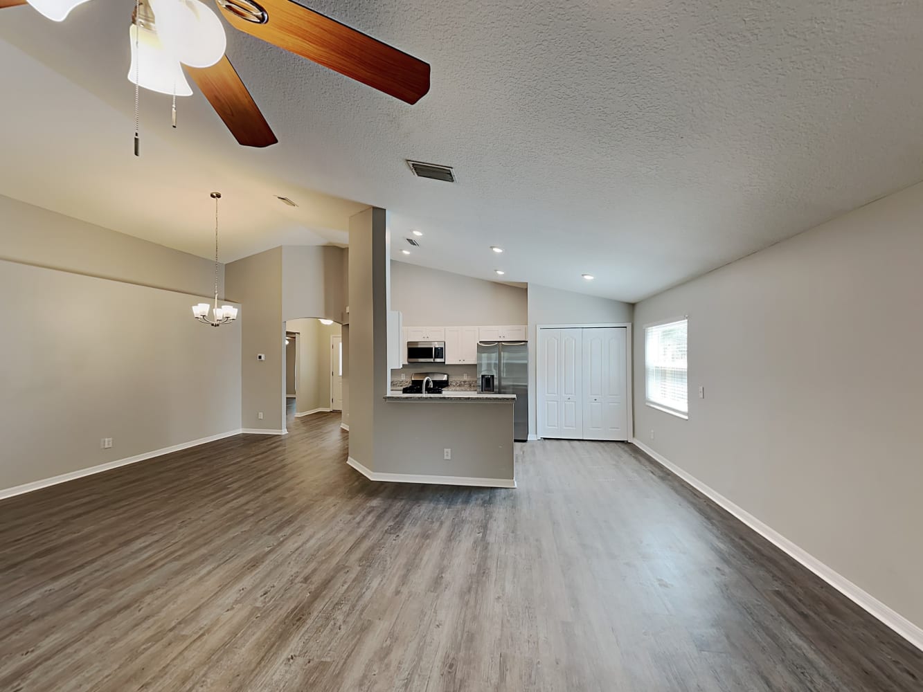 7614 Wiltshire Park Pl photo 4