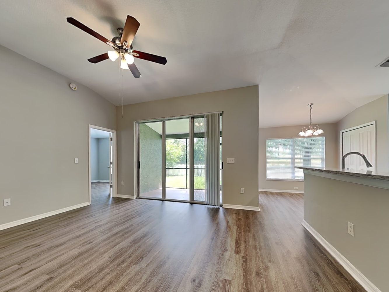 1629 Maximilian Dr photo 5