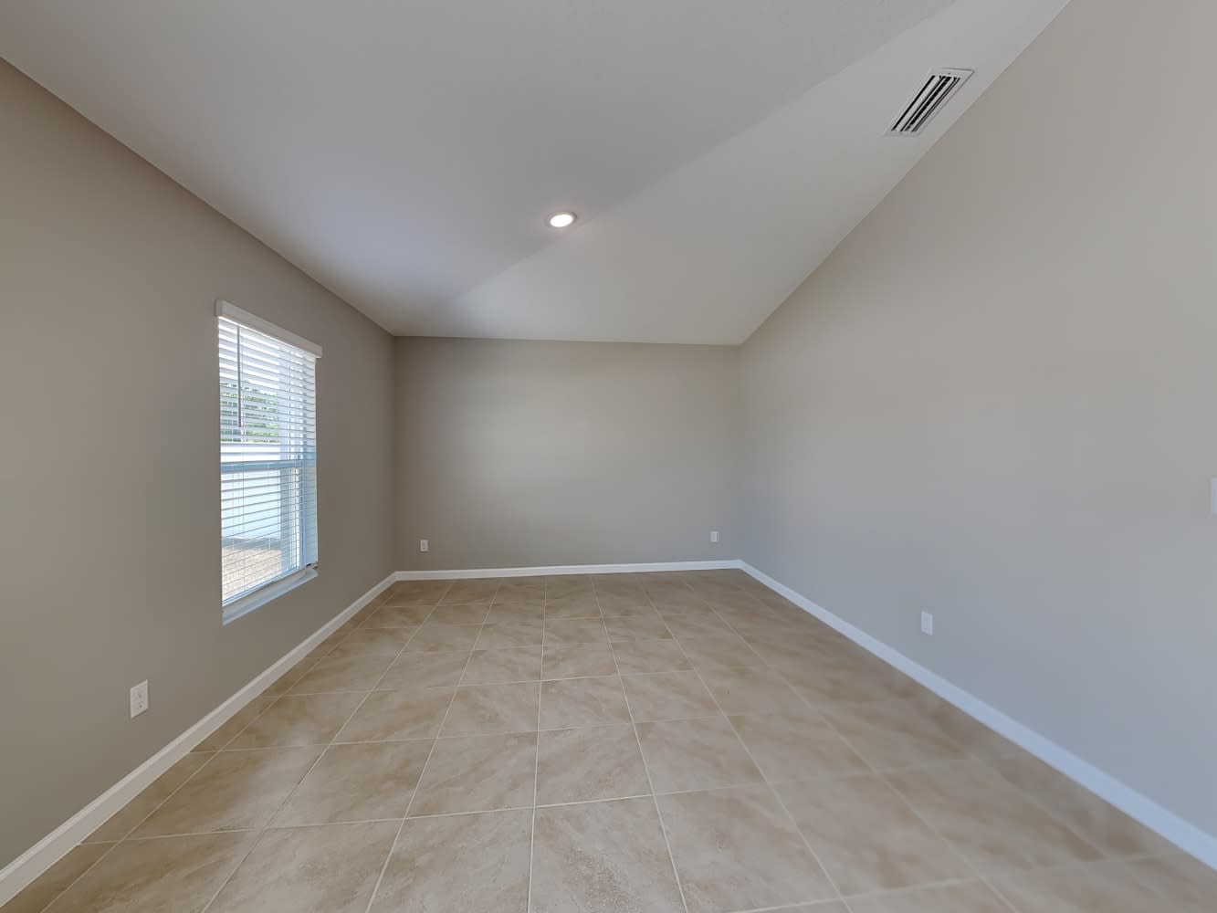 1305 SW Gastador Ave photo 4