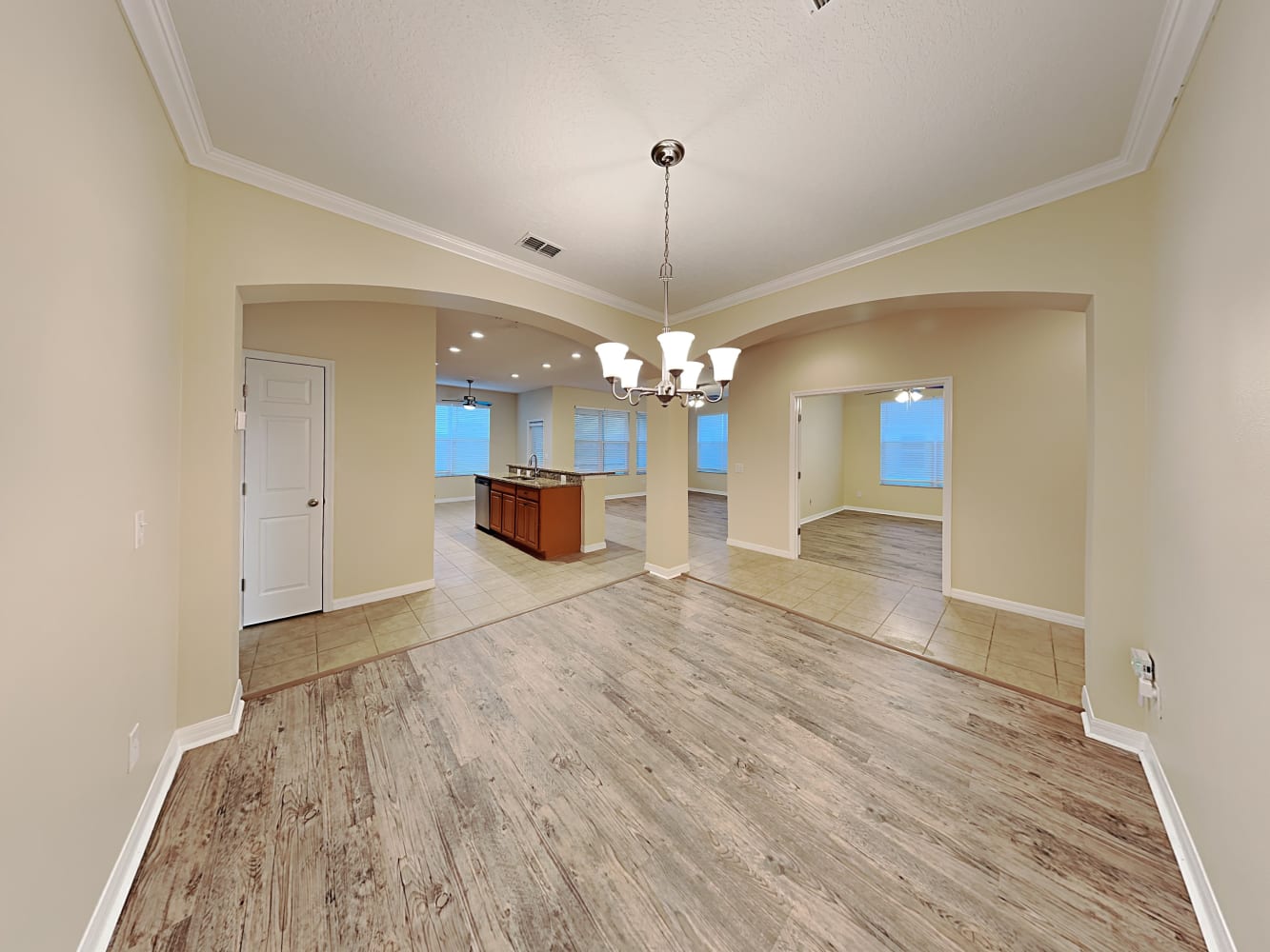 4720 Cypress River Rd photo 4