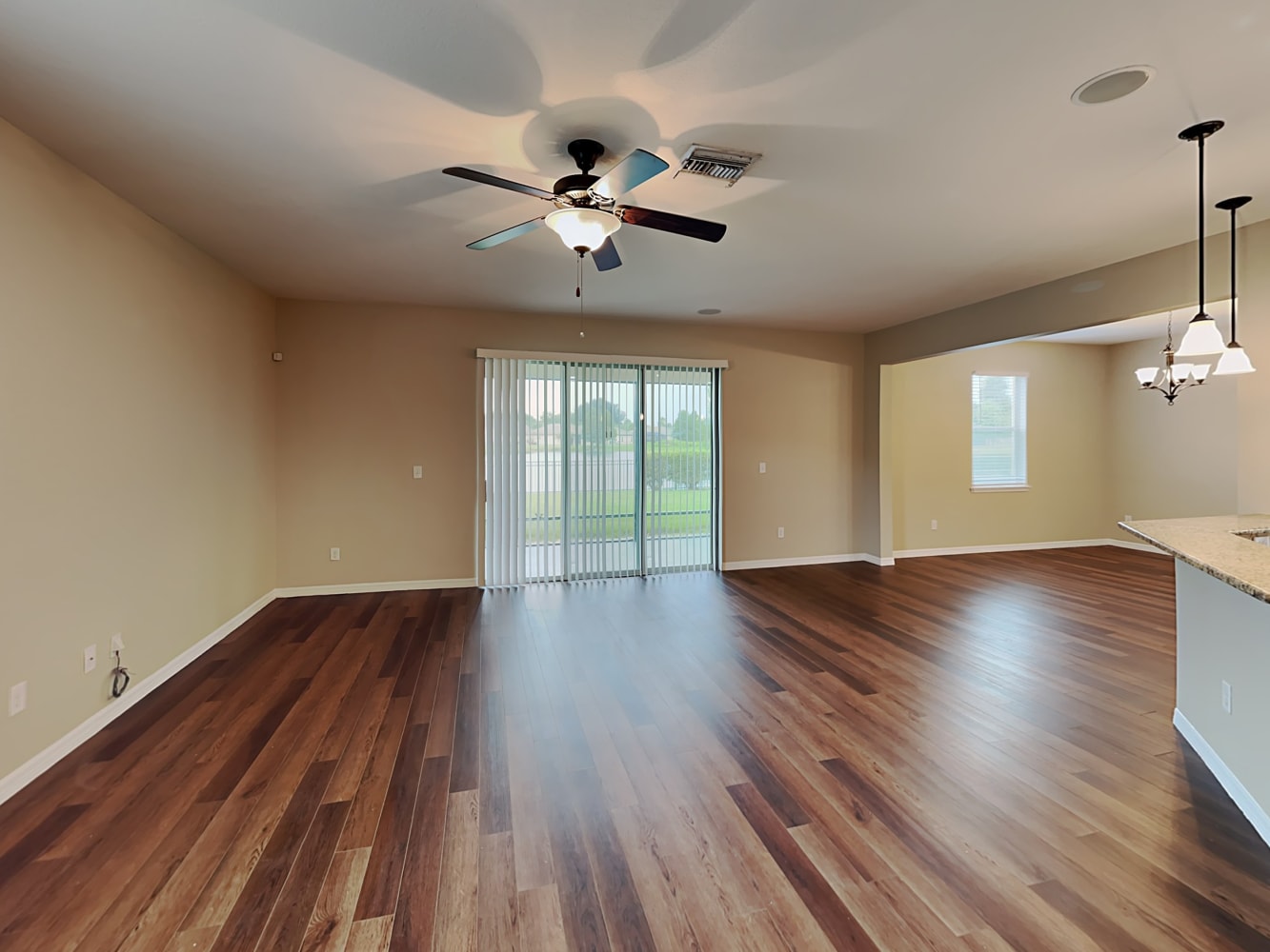 2228 50th Street Cir E photo 4