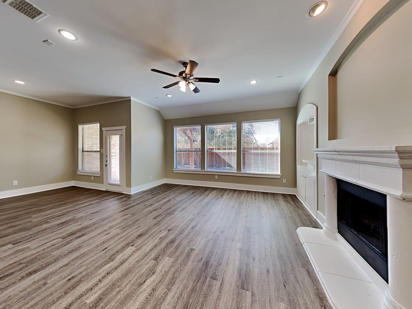 1006 Eagle Nest Ave photo 4