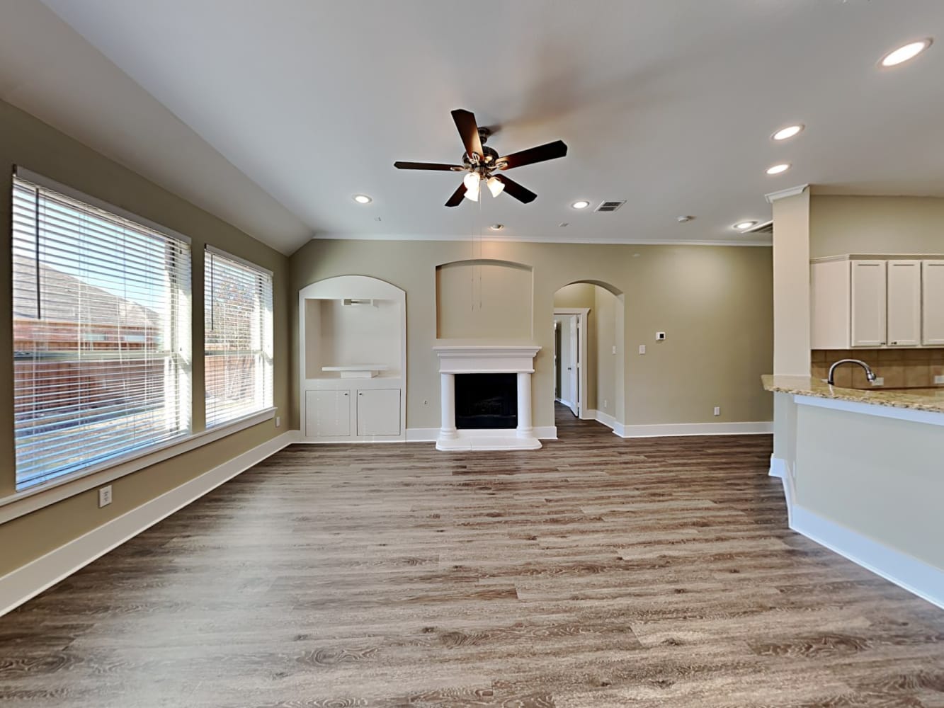1006 Eagle Nest Ave photo 3