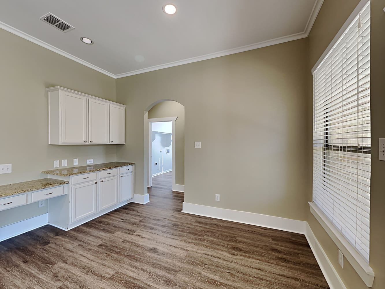 1006 Eagle Nest Ave photo 5