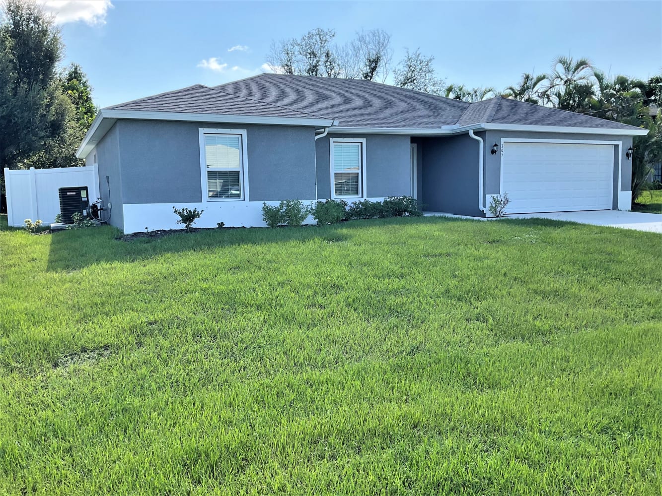 305 NW 12th PL photo 2