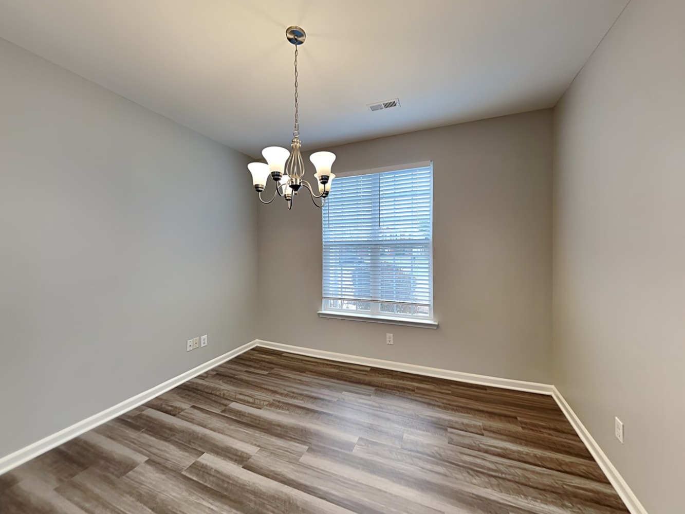 1149 Woodwinds Dr photo 5