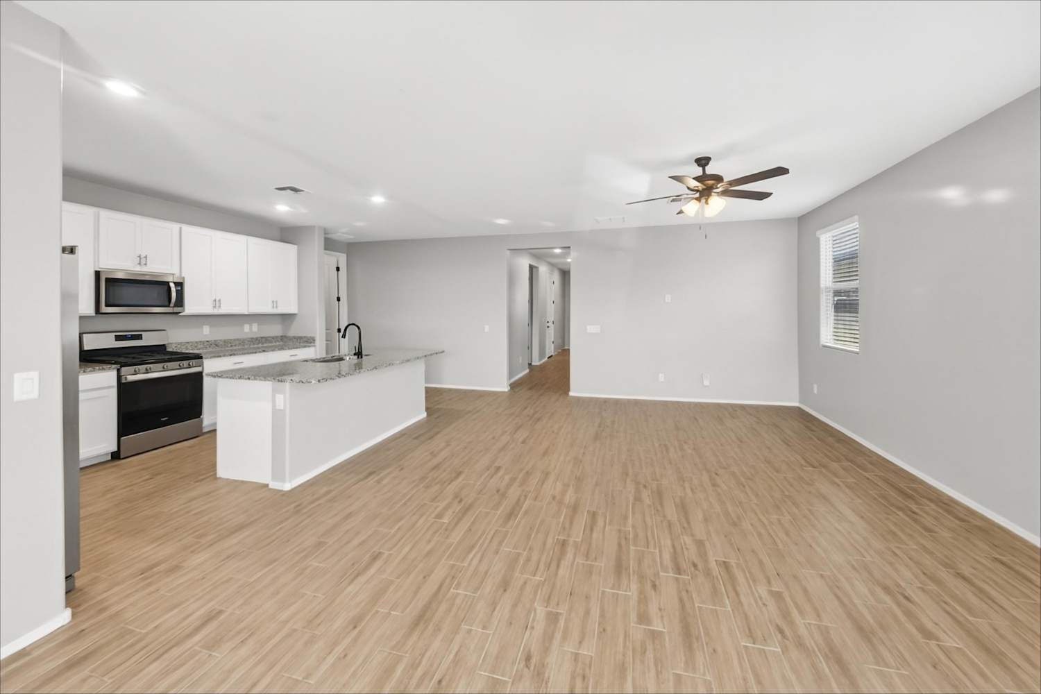 19609 W Roma Ave photo 5