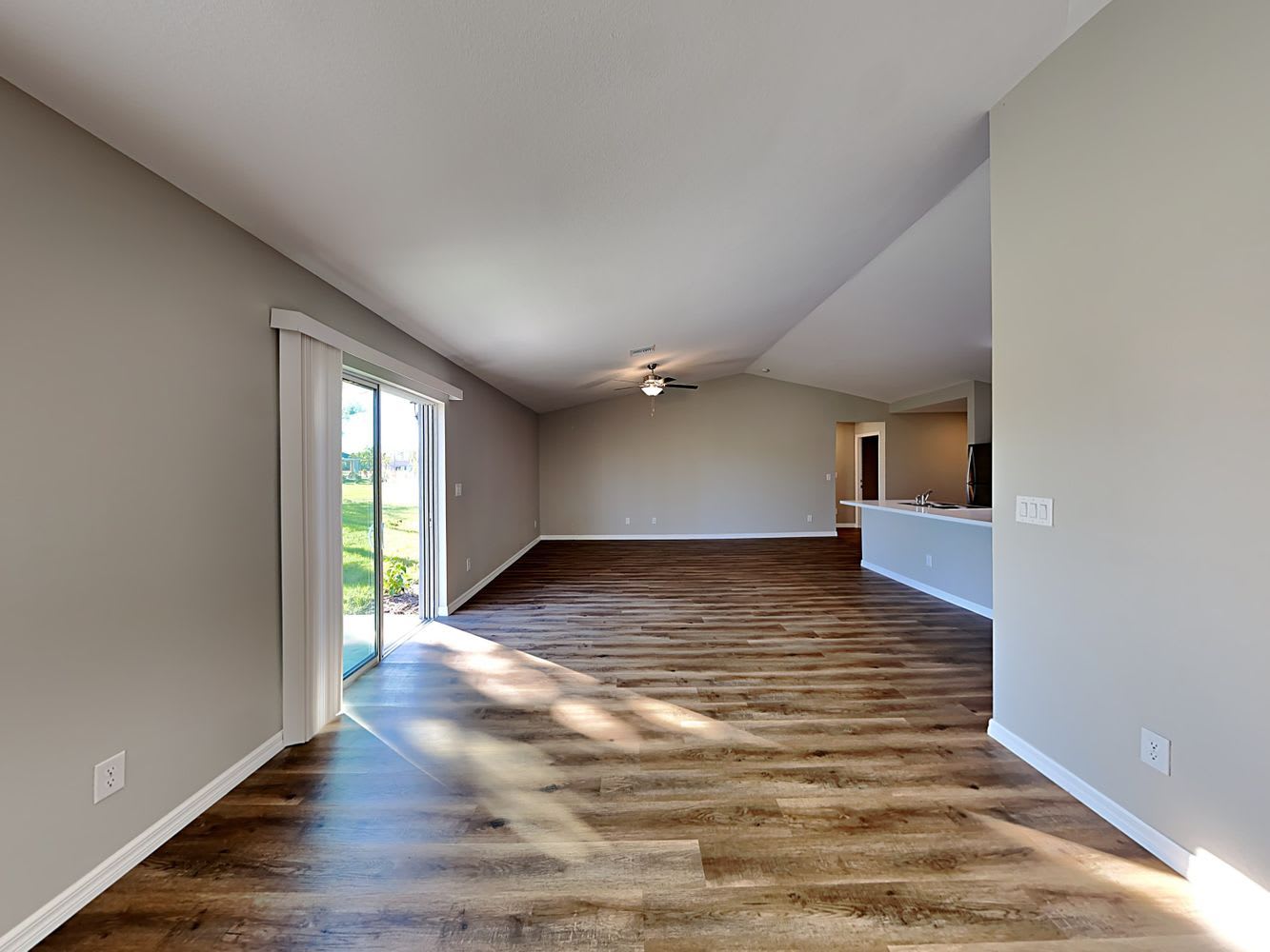 25369 Doredo Dr photo 4