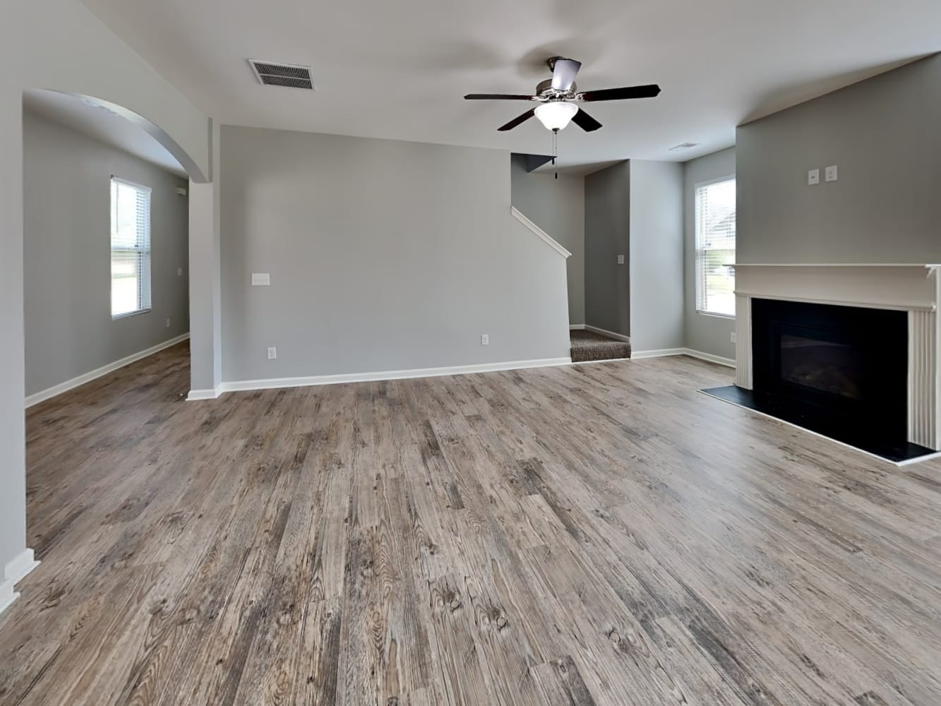 1377 Worcester Trl photo 4