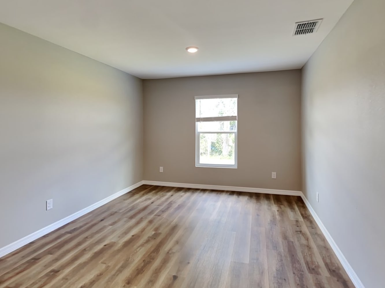 26201 Mindanao Ln photo 5