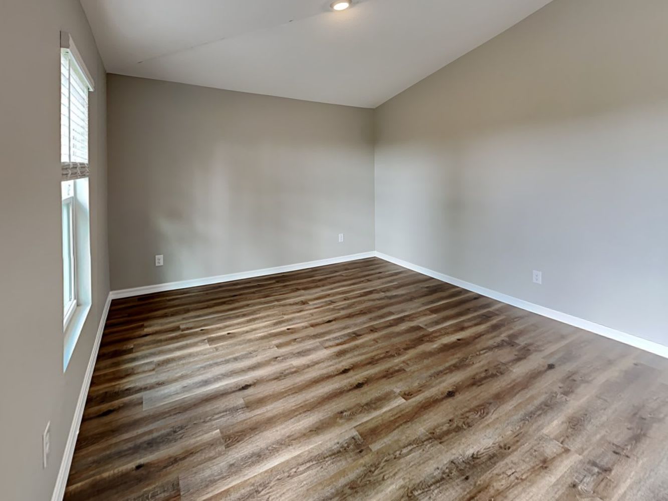 16083 Minorca Dr photo 4