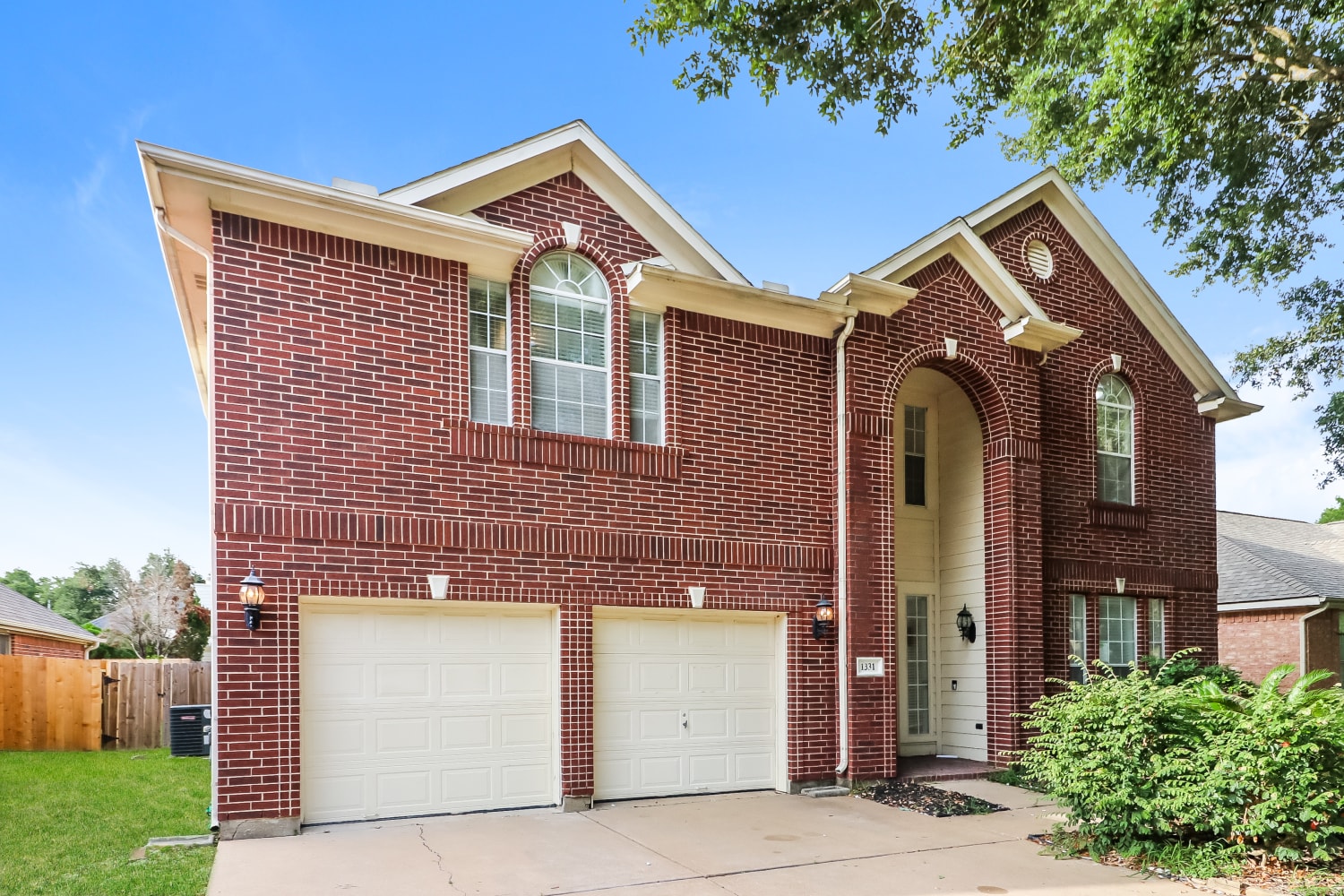 1331 Blackheath Ct photo 2