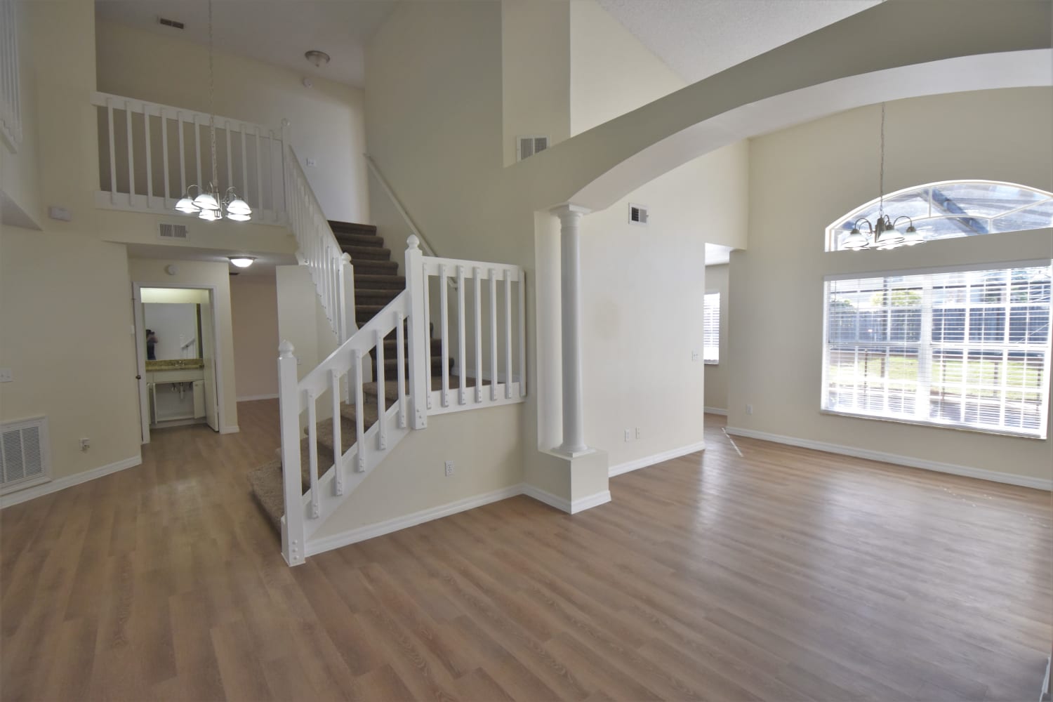 1506 Avleigh Cir photo 4
