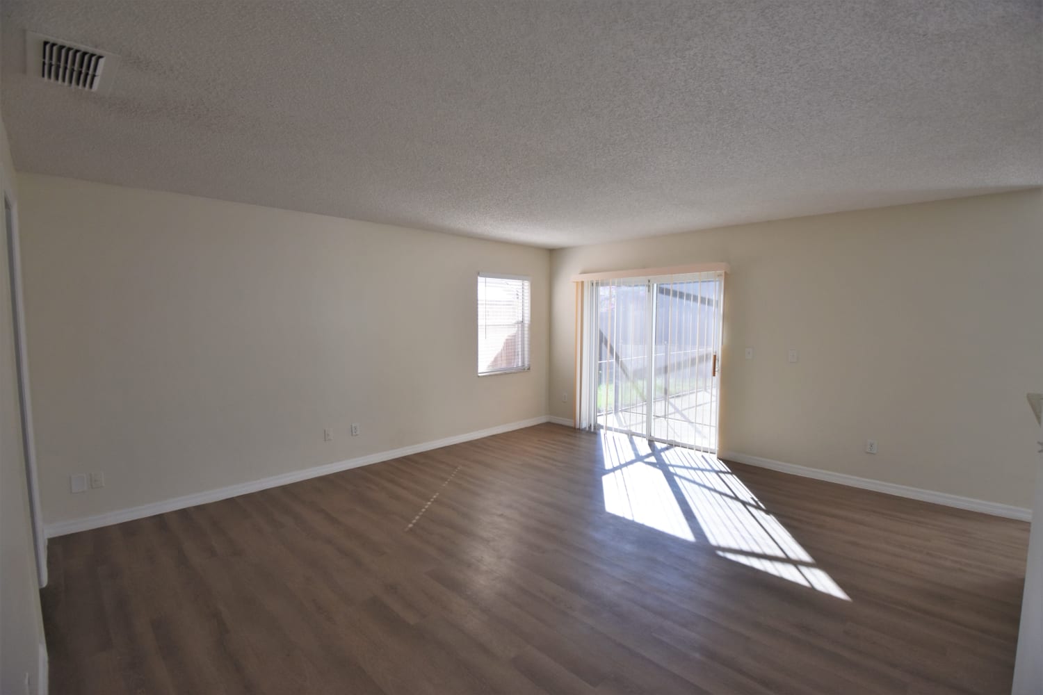 1506 Avleigh Cir photo 3