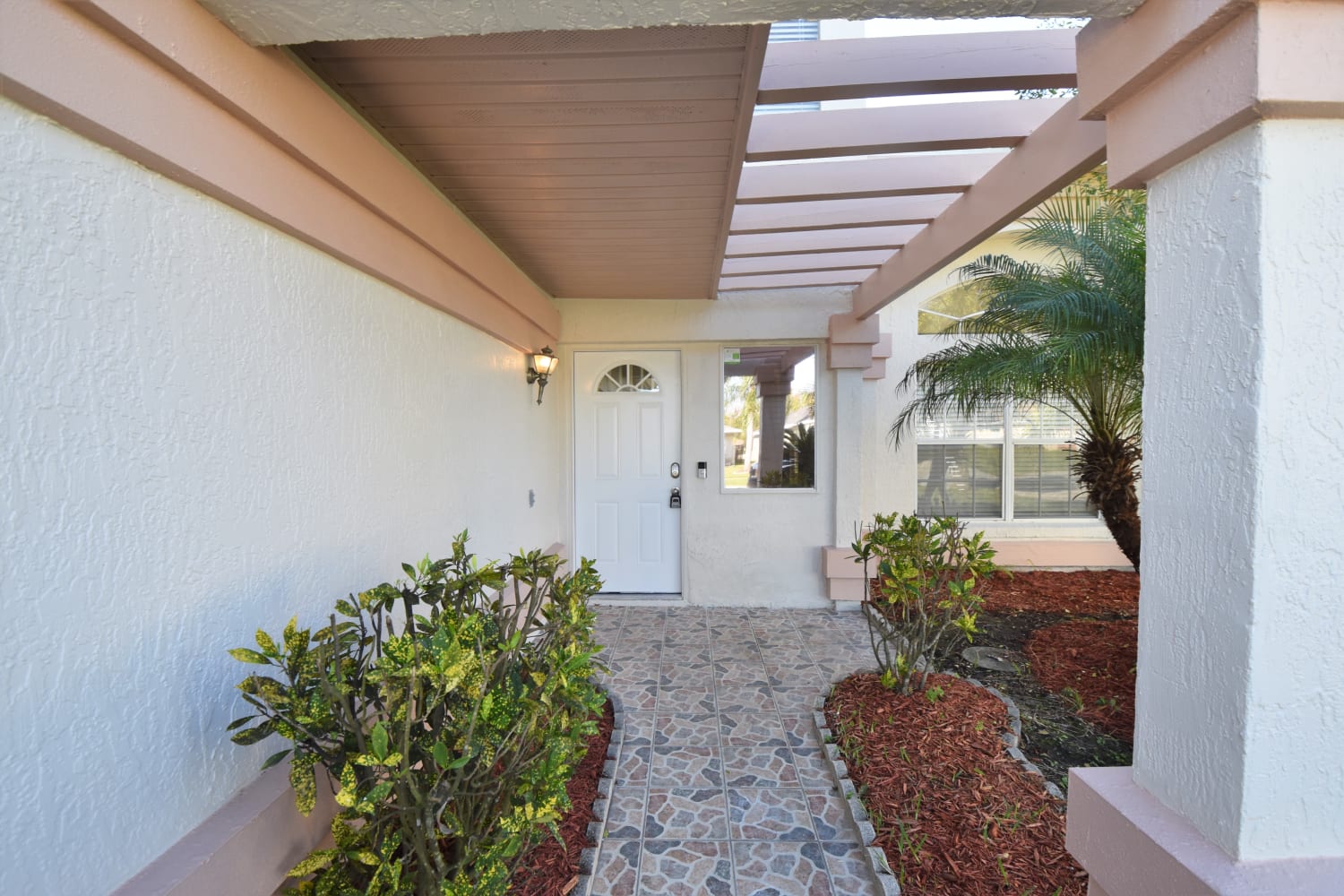 1506 Avleigh Cir photo 2