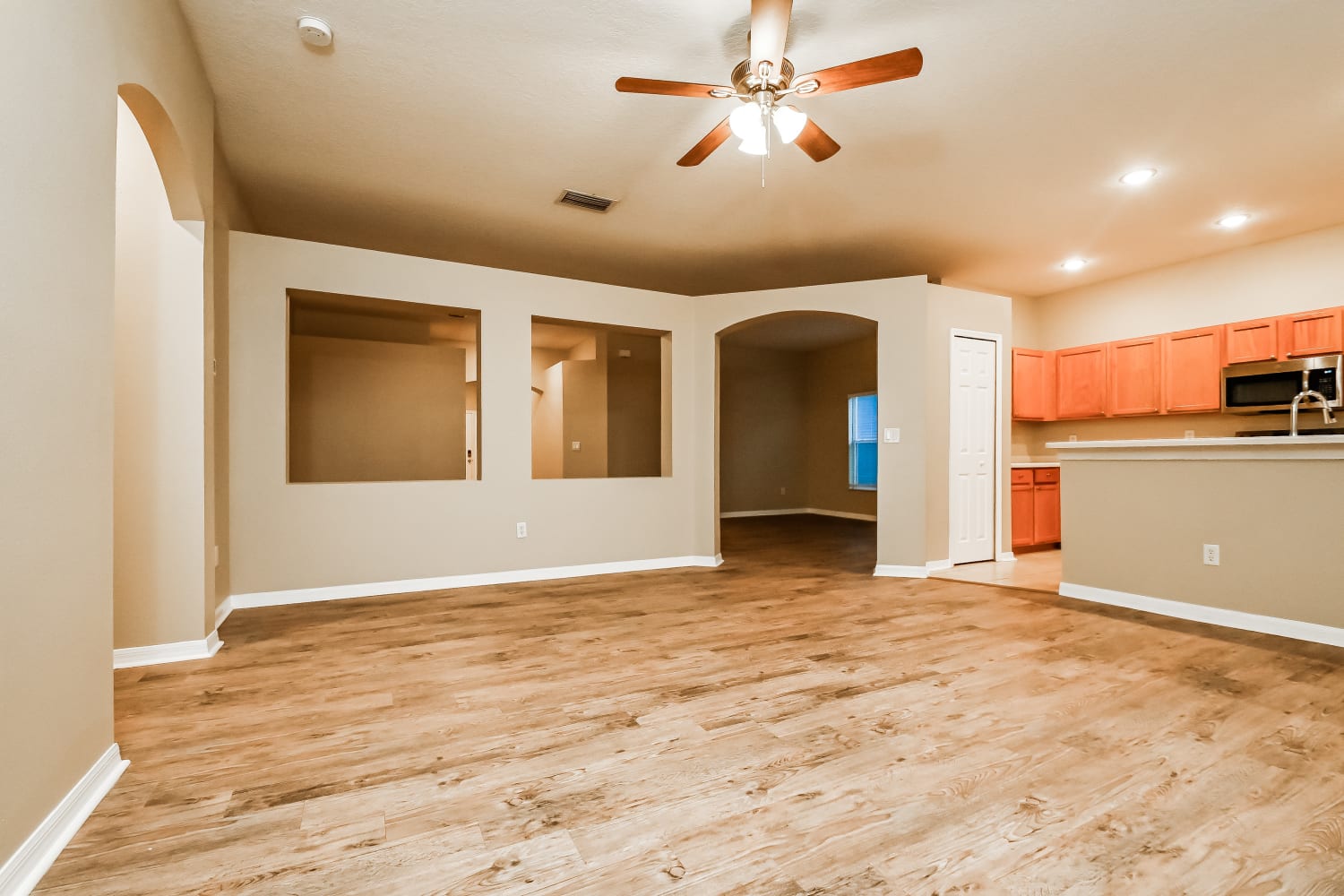 1527 Emerald Hill Way photo 4