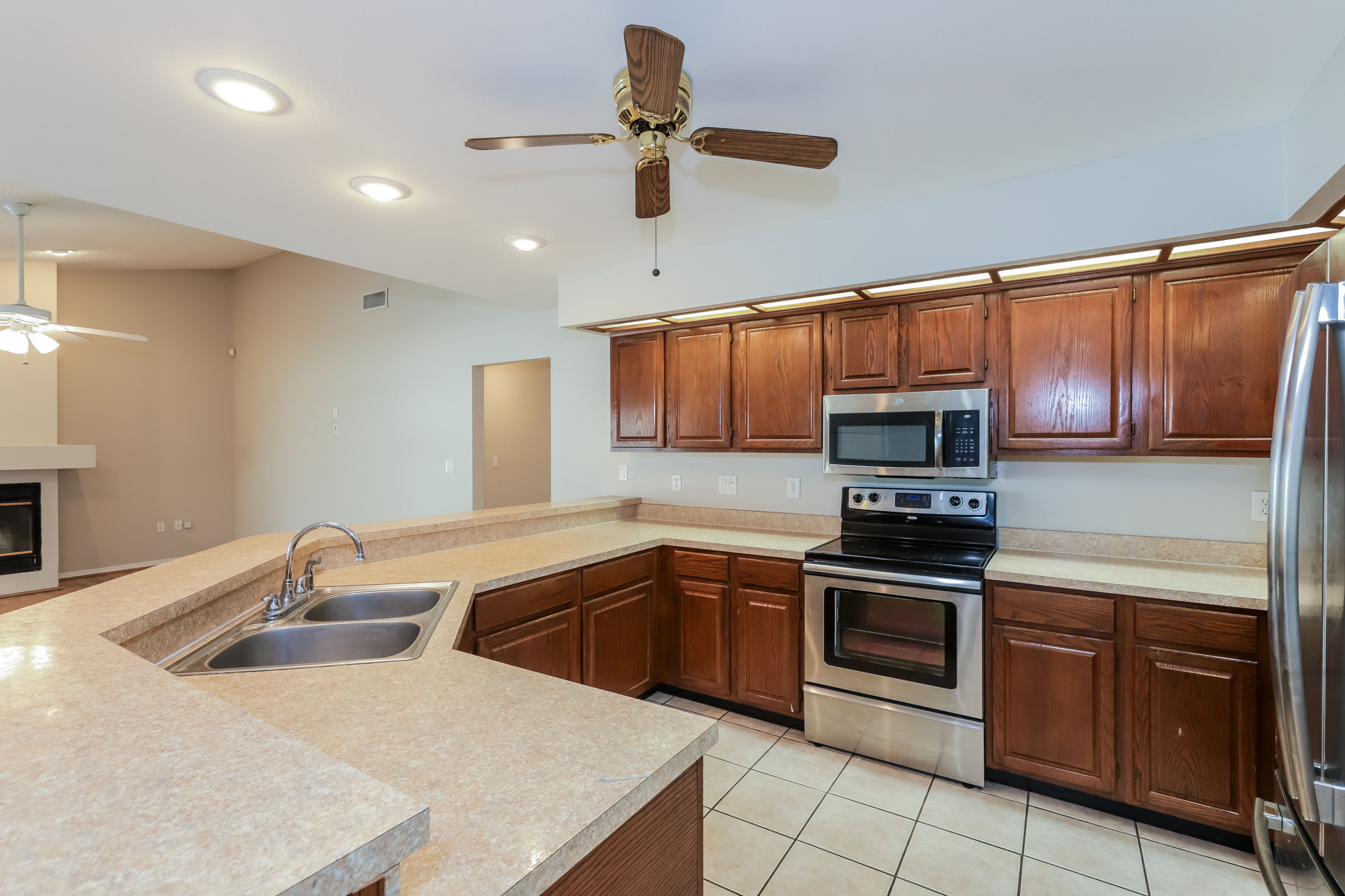 1412 Holleman Dr photo 5