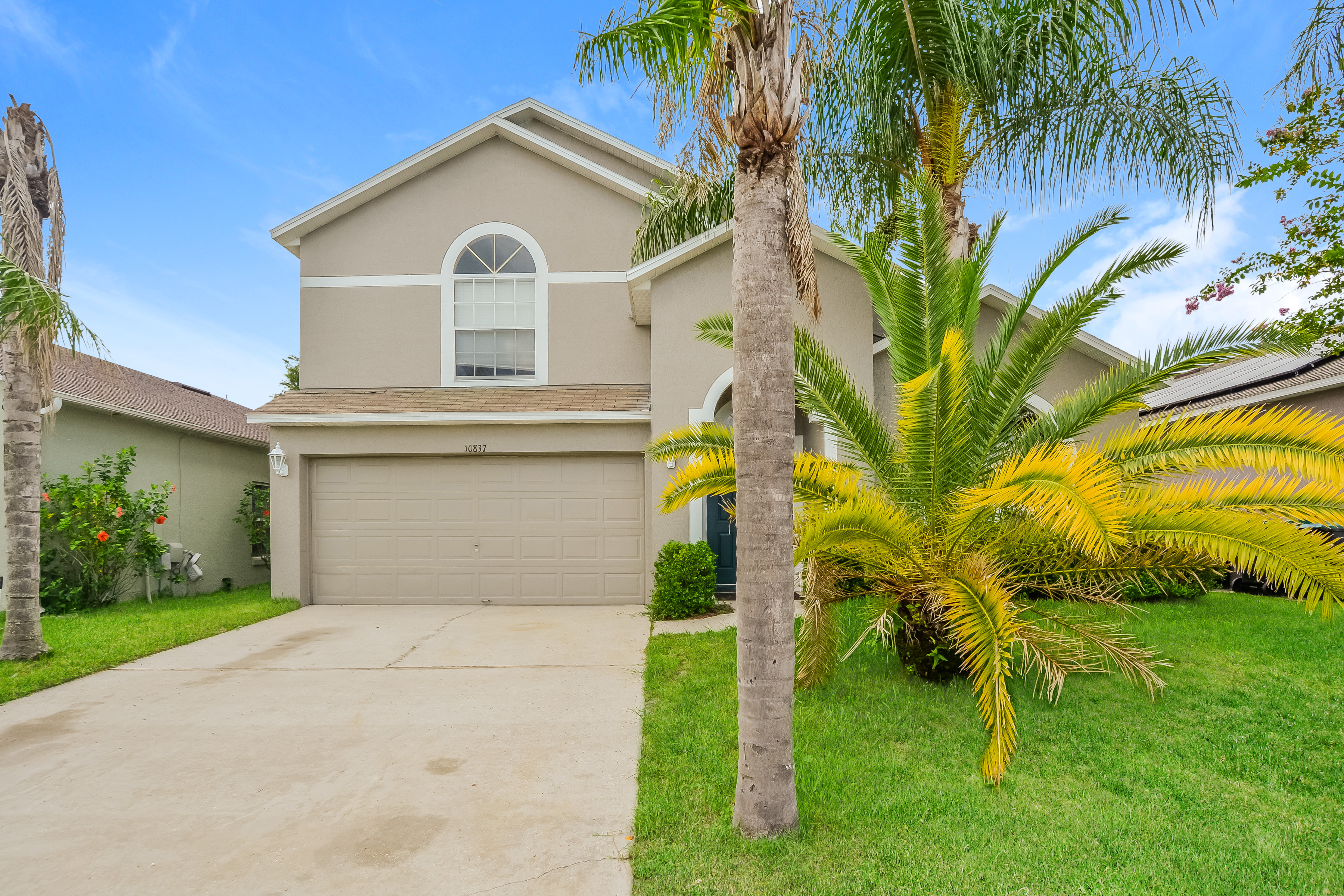 10837 Leader Ln photo 2
