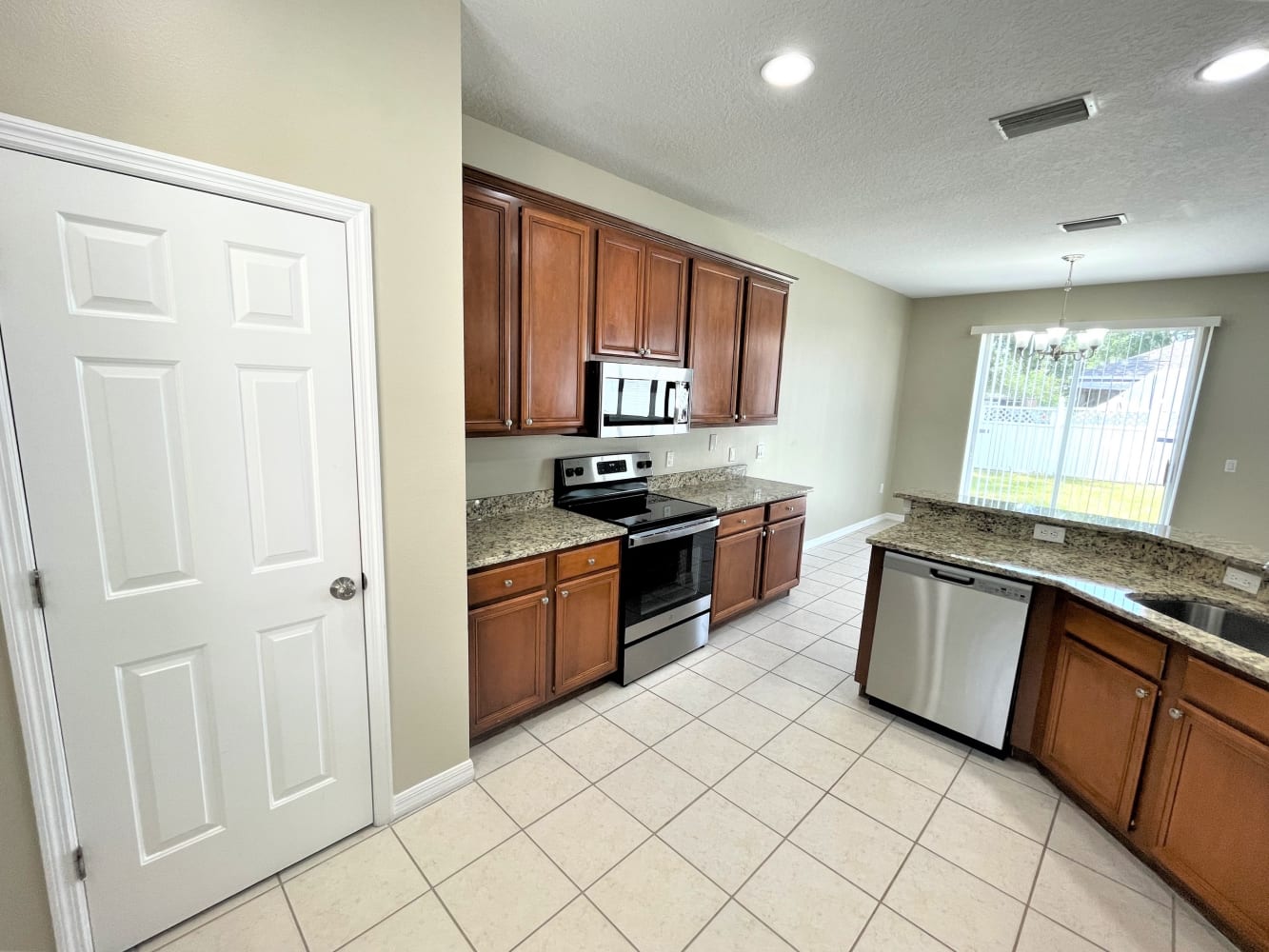 10420 Frog Pond Dr photo 5