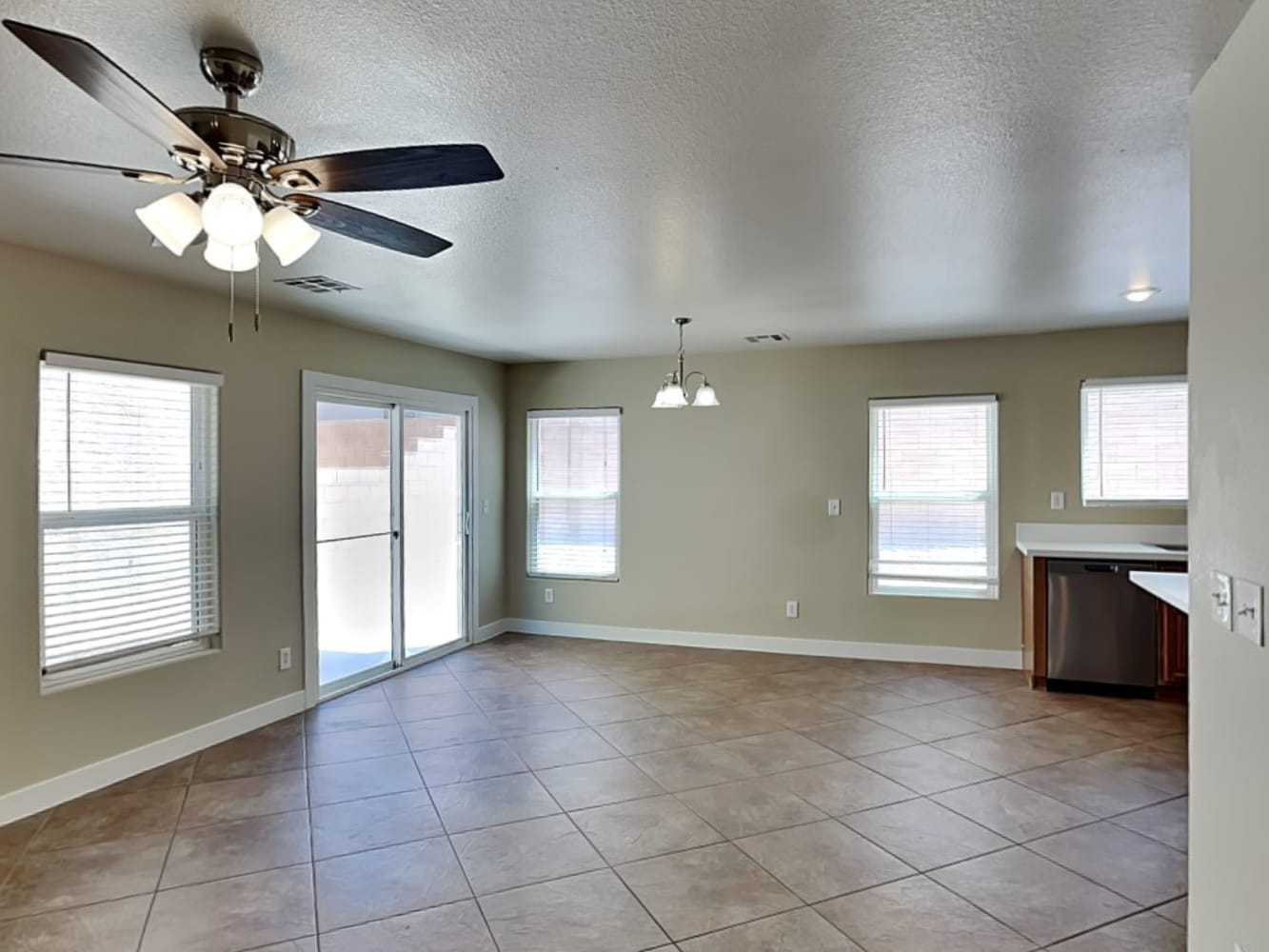133 Gilliflower Ave photo 5