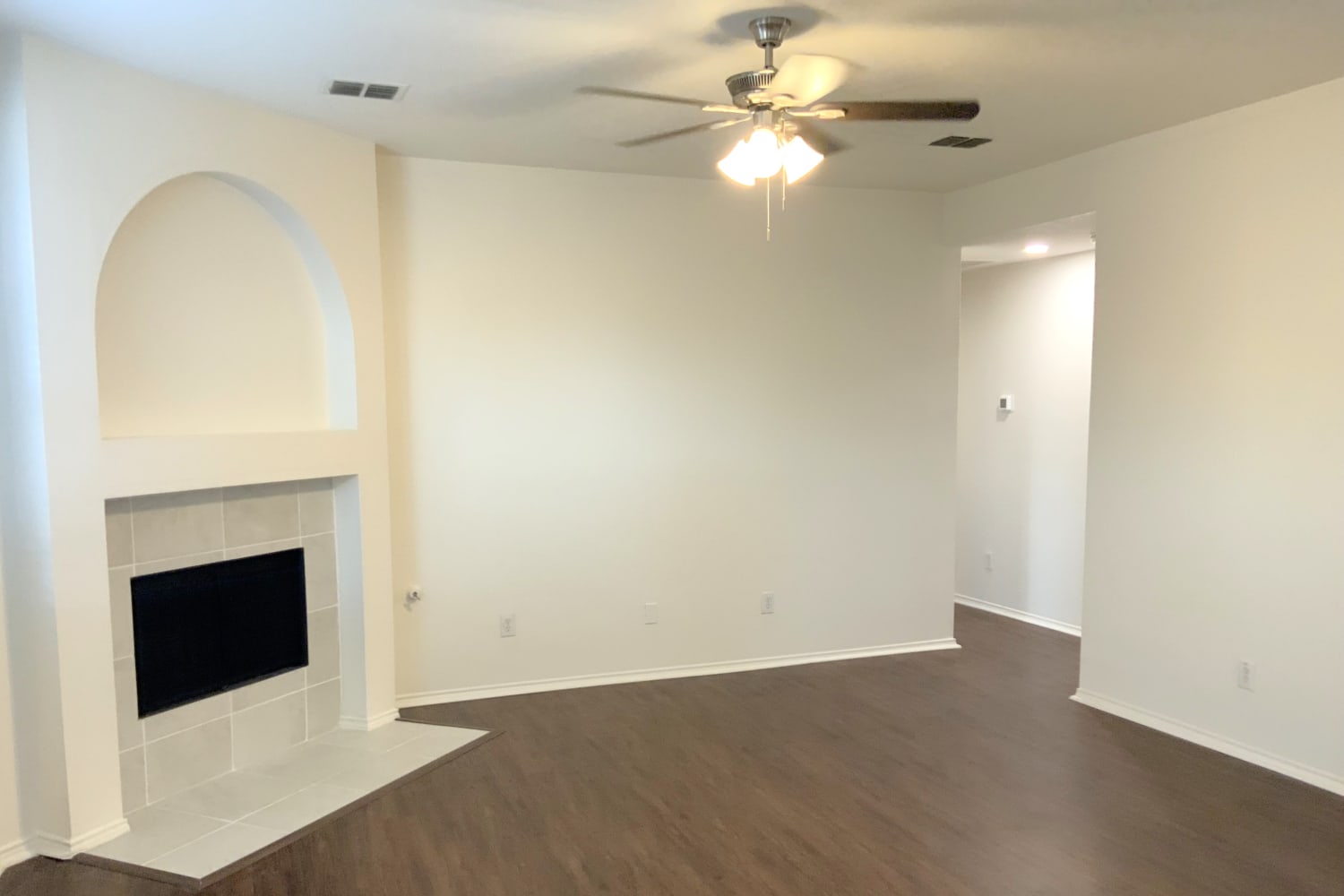 1609 White Dove Ln photo 2