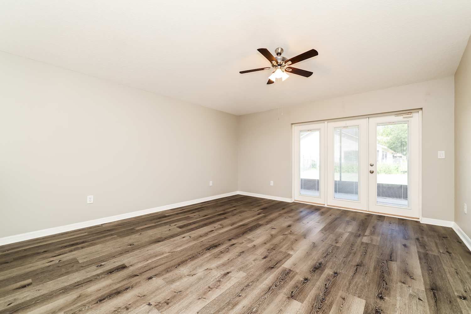 16320 Bridgeglade Ln photo 3