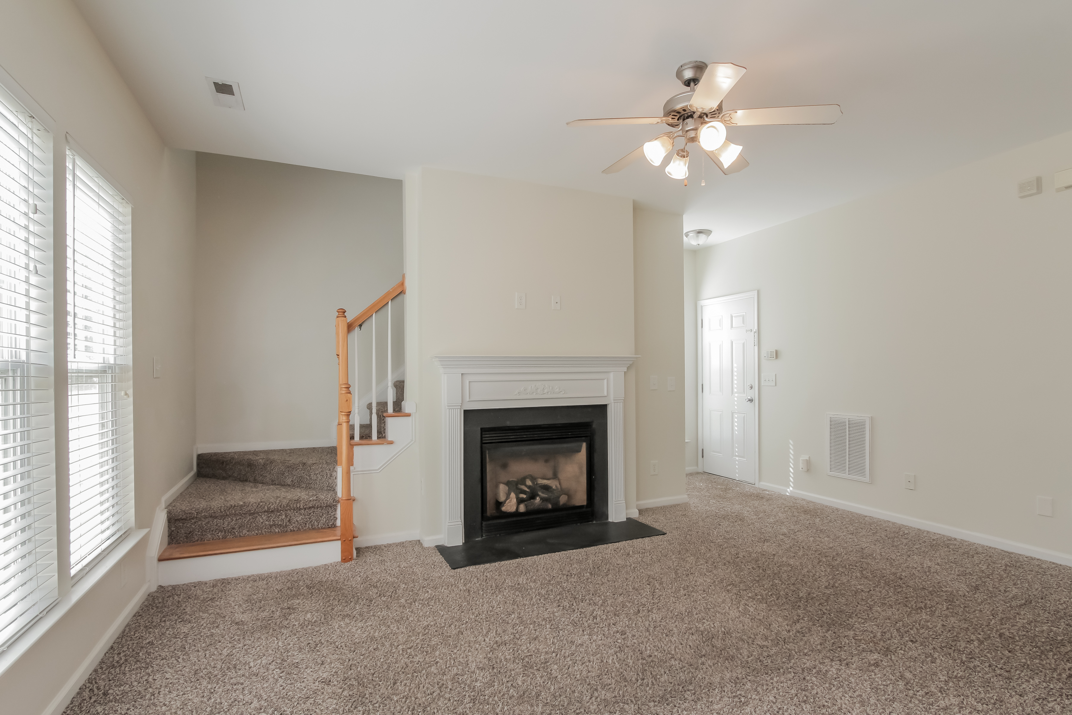 1617 Hammond Dr photo 4